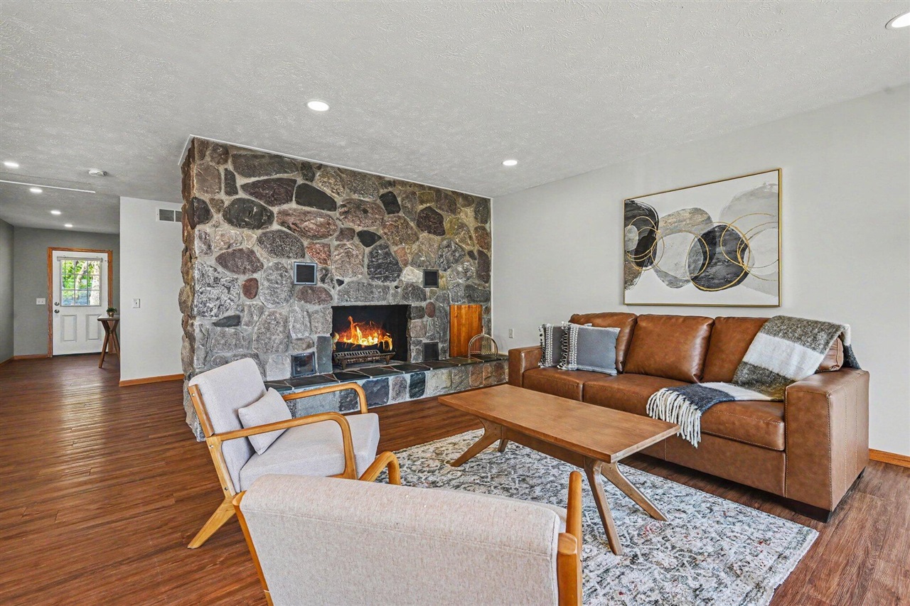 11633 Marsh Road Shelbyville, MI 49344 - Photo 6 of 31