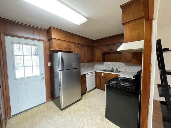 $950 | 409 Royal Street, Unit 6, Athens, TX 75751
