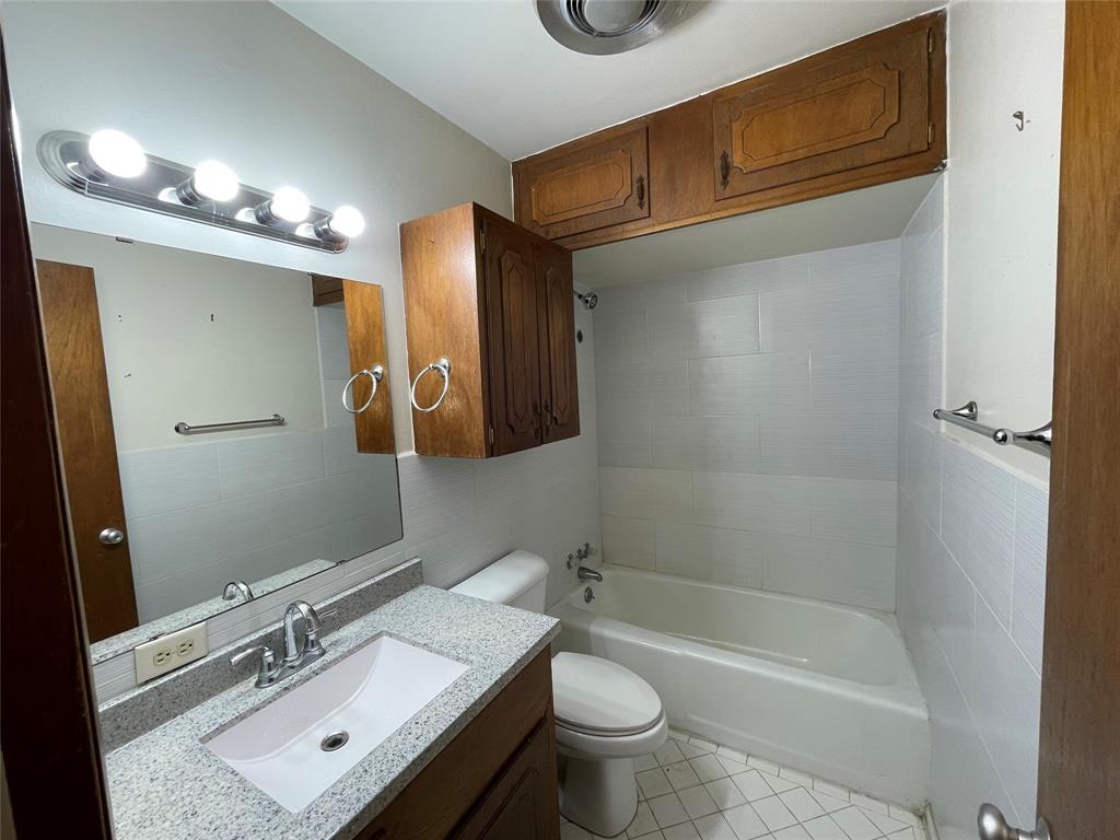 409 Royal Street, Unit 6 Athens, TX 75751 - Photo 6 of 10