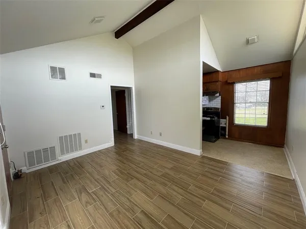 $950 | 409 Royal Street, Unit 6, Athens, TX 75751