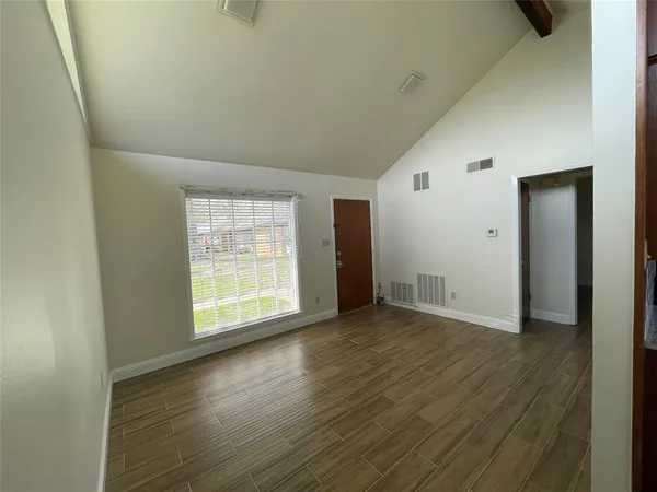$950 | 409 Royal Street, Unit 6, Athens, TX 75751