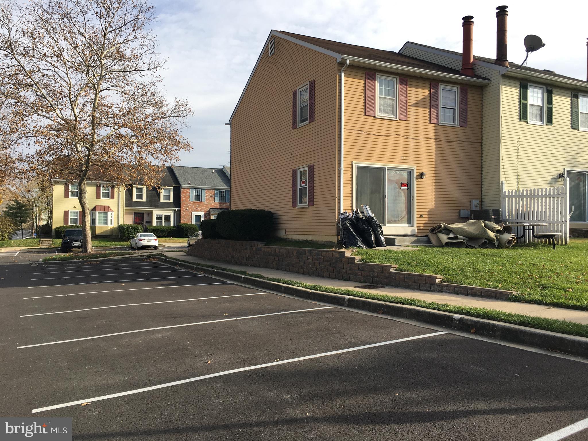 24 Mountain Green Circle Baltimore, MD 21244 - Photo 3 of 25