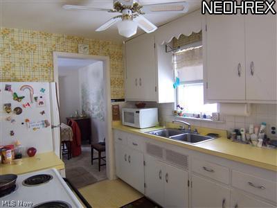 1231 Roland Road Lyndhurst, OH 44124 - Photo 3 of 15