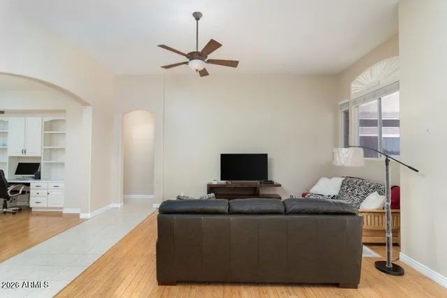 $2,695 | 1004 South Parkcrest Street, Gilbert, AZ 85296