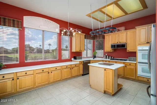 $2,695 | 1004 South Parkcrest Street, Gilbert, AZ 85296