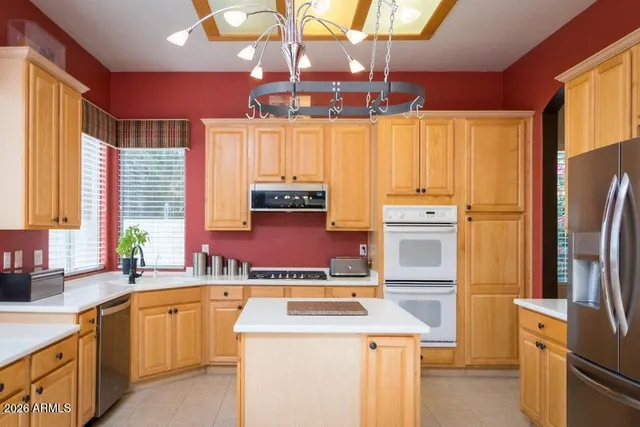 $2,695 | 1004 South Parkcrest Street, Gilbert, AZ 85296