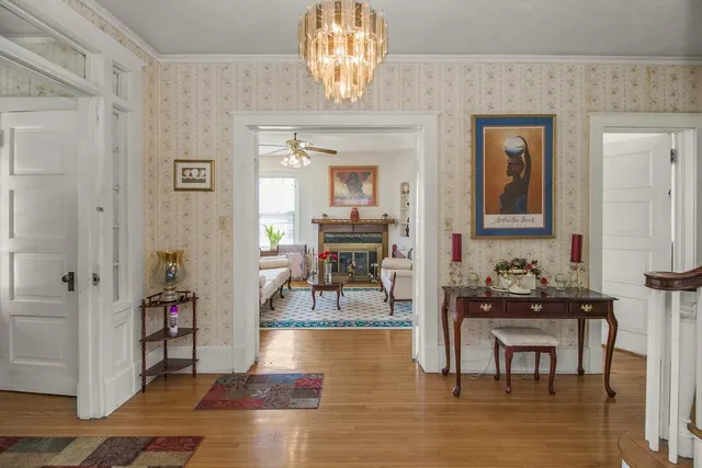 $449,900 | 451 Lynnhurst Avenue East, St. Paul, MN 55104