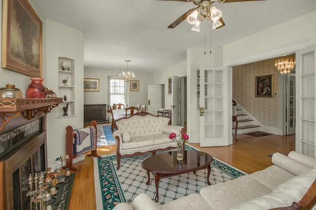 $449,900 | 451 Lynnhurst Avenue East, St. Paul, MN 55104