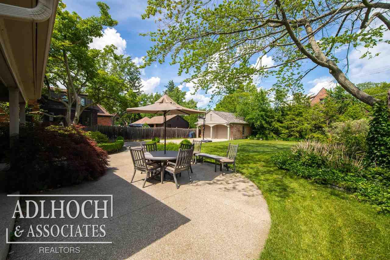 1134 Yorkshire Road Grosse Pointe, MI 48230 - Photo 26 of 30 50015160-27.JPG