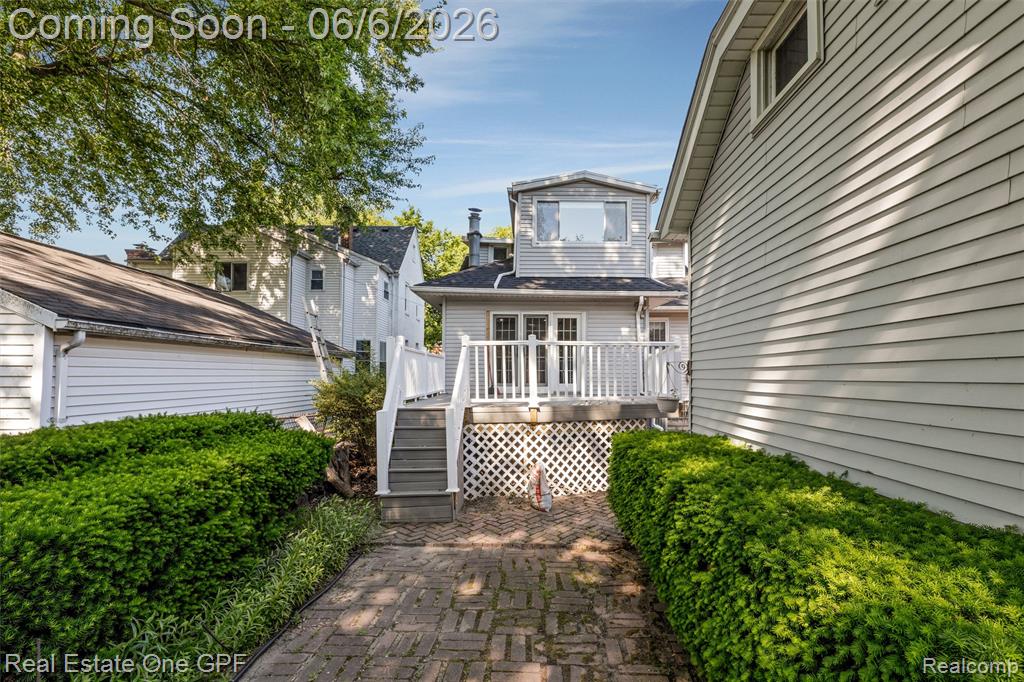 957 Fisher Road Grosse Pointe, MI 48230 - Photo 8 of 38