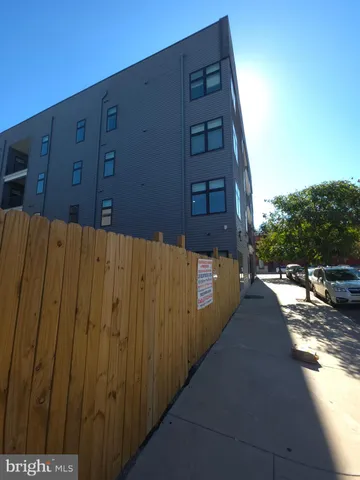 a view of a back yard of the house