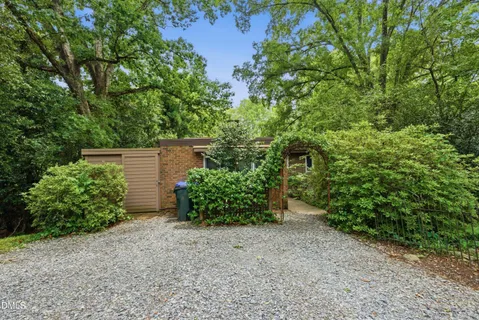 $699,900 | 16 Davie Circle, Chapel Hill, NC 27514