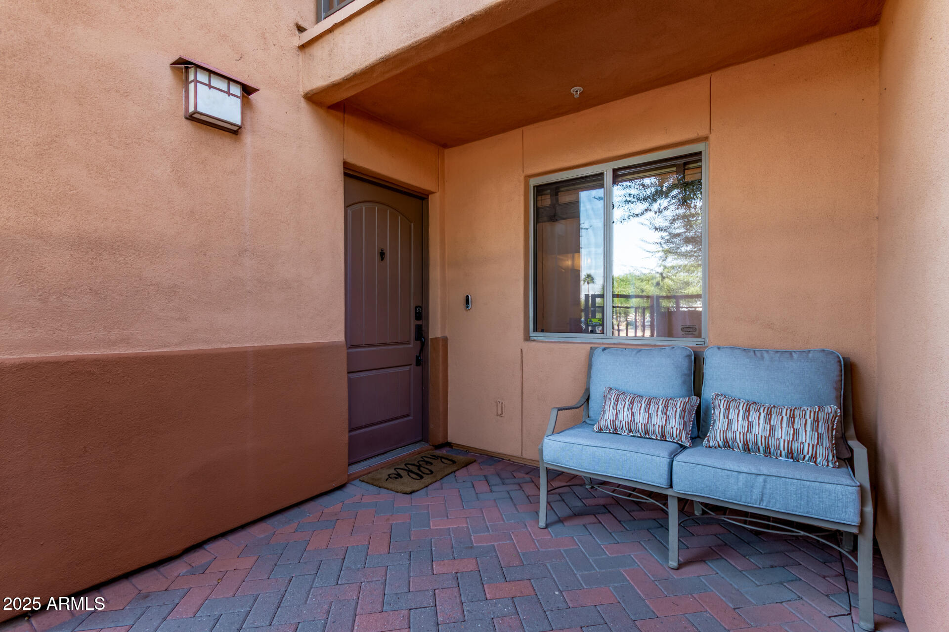 6940 East Cochise Road, Unit 1016 Paradise Valley, AZ 85253 - Photo 32 of 39 a living room with furniture and a window