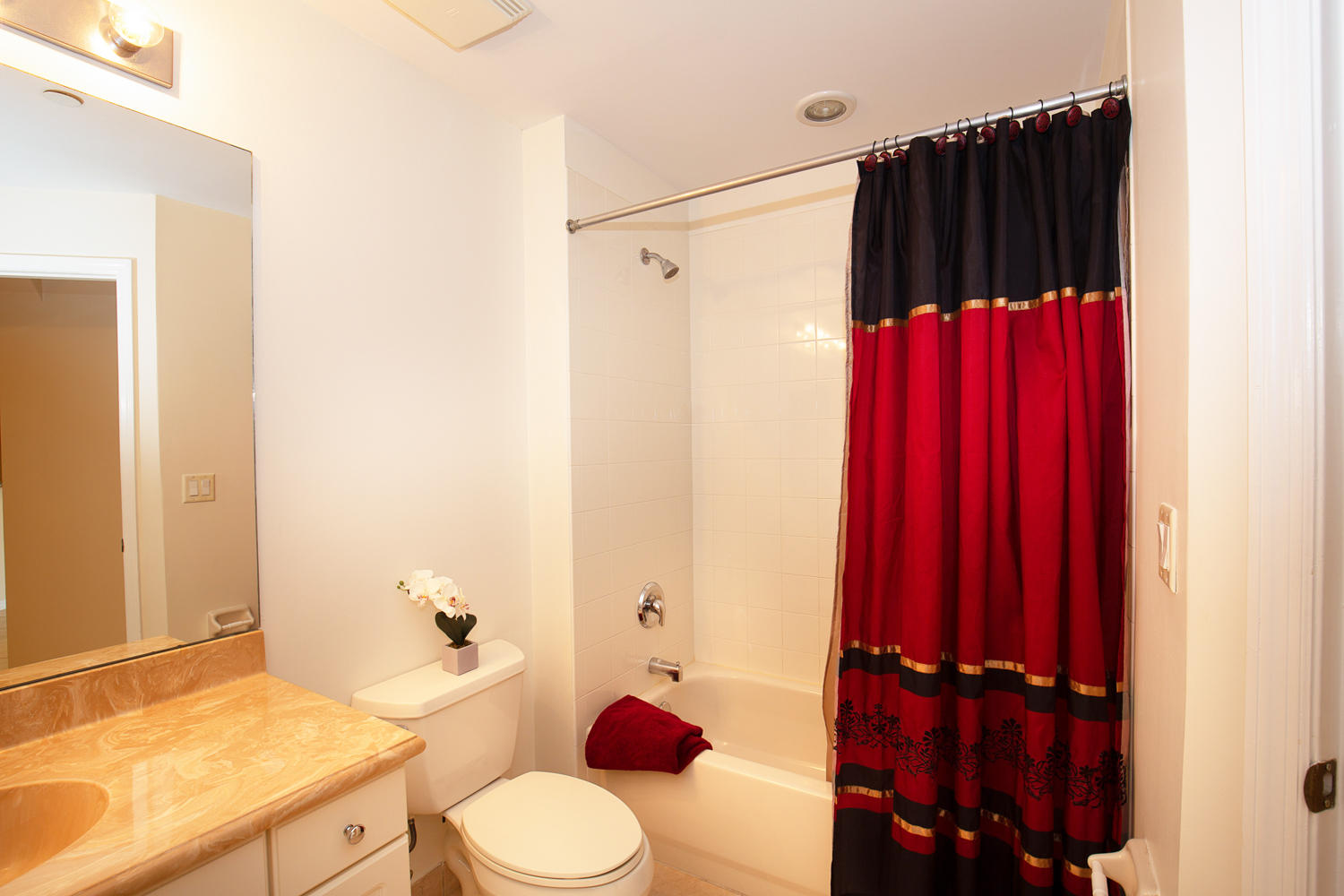 1605 Renaissance Commons Boulevard, Unit 333 Boynton Beach, FL 33426 - Photo 13 of 25 Guest Bathroom