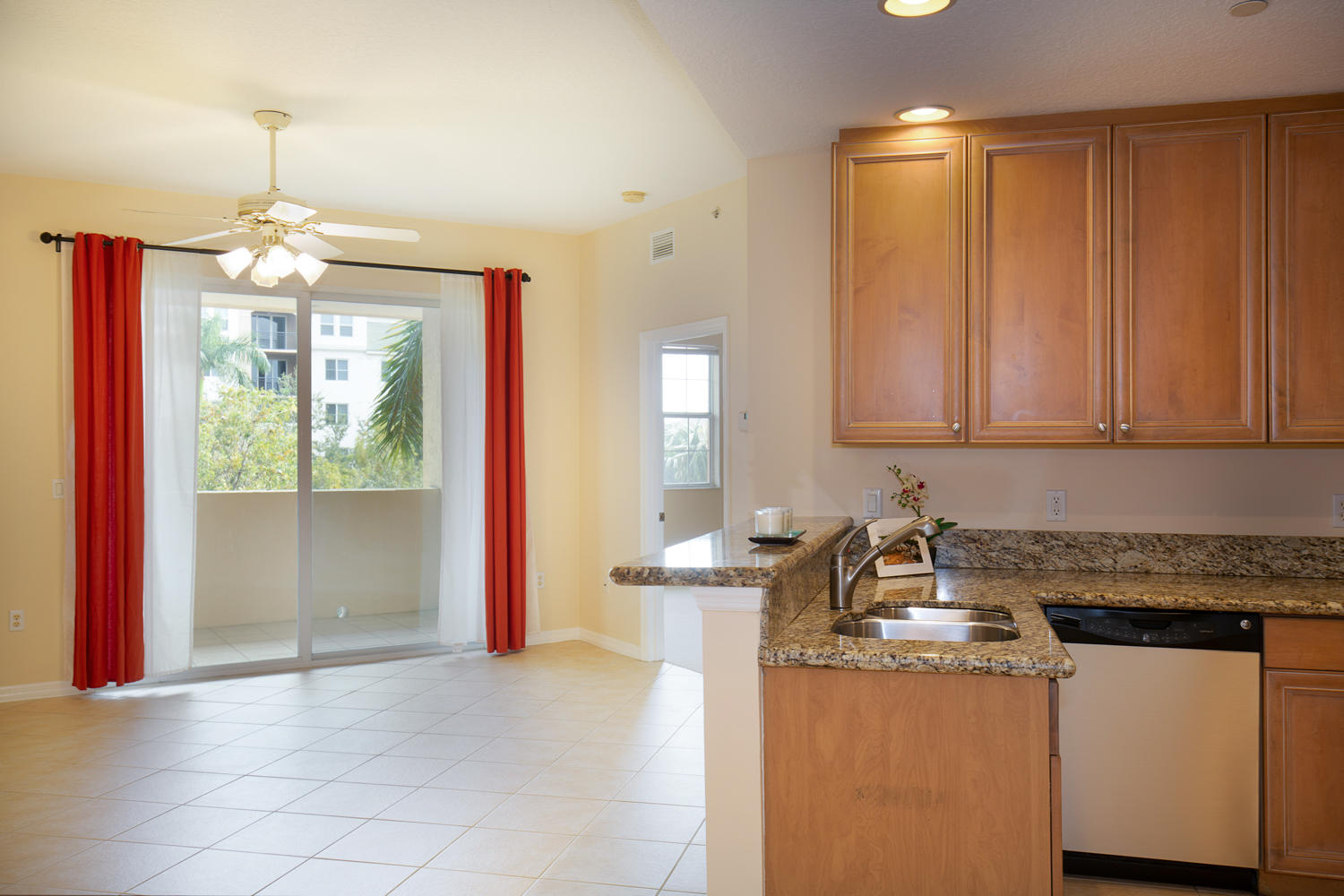 1605 Renaissance Commons Boulevard, Unit 333 Boynton Beach, FL 33426 - Photo 4 of 25 Living, Kitchen