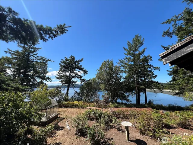 $2,465,000 | 90 Montgomery Lane, Orcas Island, WA 98245