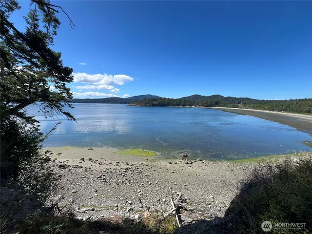 $2,465,000 | 90 Montgomery Lane, Orcas Island, WA 98245