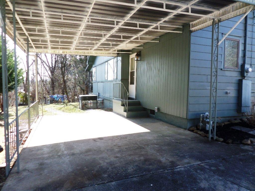 105 Peach Road Oak Ridge, TN 37830 - Photo 20 of 21 carport