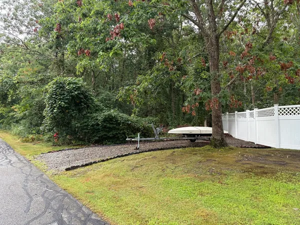 $265,000 | 360 Plymouth Street, Holbrook, MA 02343