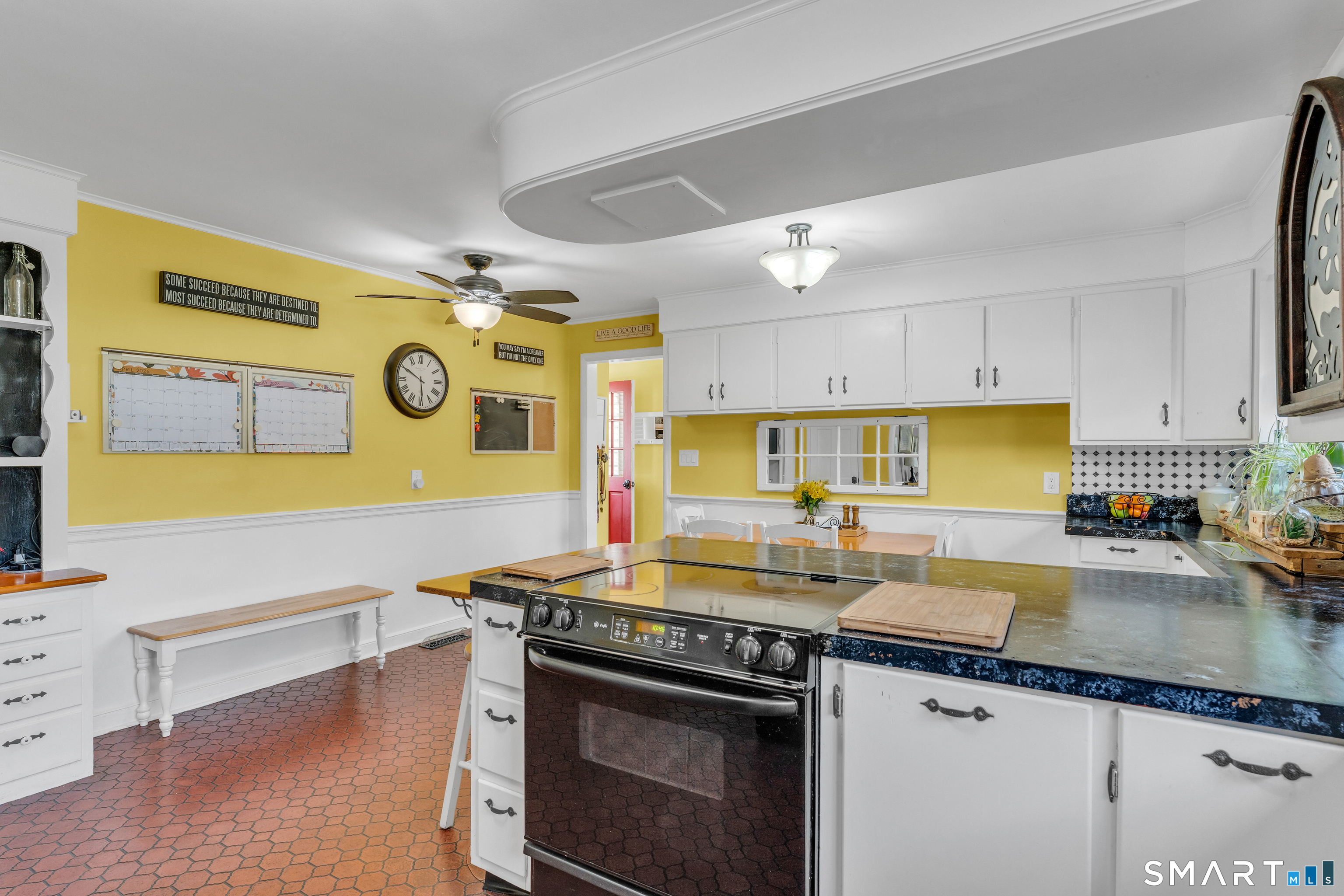1501 Ridge Road North Haven, CT 06473 - Photo 19 of 39