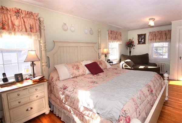 9 Harding Road Melrose, MA 02176 - Photo 17 of 26 Gallery Image 17