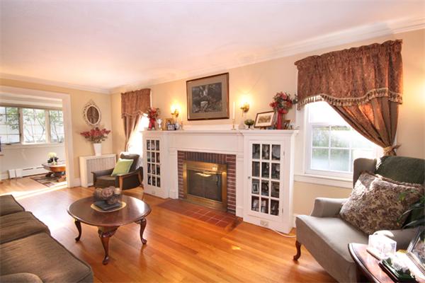 9 Harding Road Melrose, MA 02176 - Photo 3 of 26 Gallery Image 3