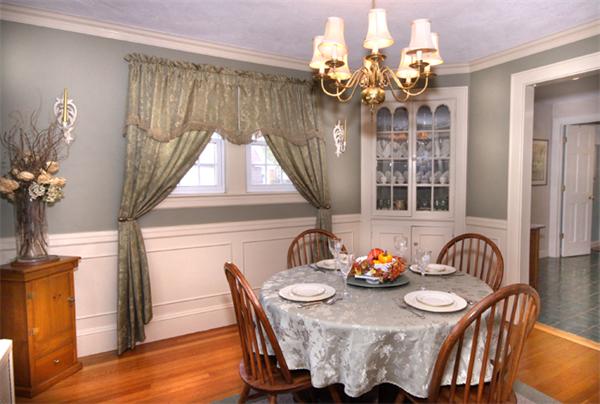 9 Harding Road Melrose, MA 02176 - Photo 6 of 26 Gallery Image 6