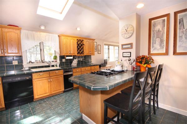 9 Harding Road Melrose, MA 02176 - Photo 9 of 26 Gallery Image 9