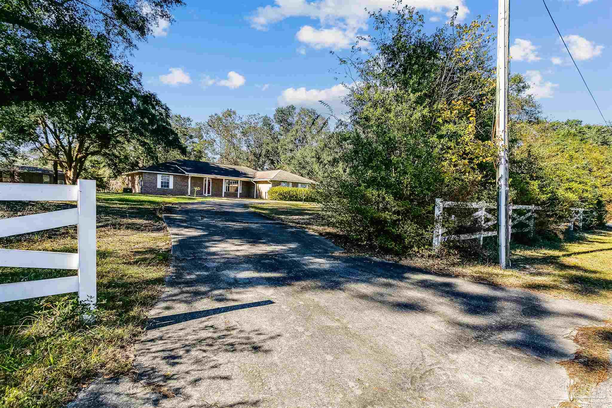 7995 Chellie Road Pensacola, FL 32526 - Photo 6 of 39 Gallery Image 6