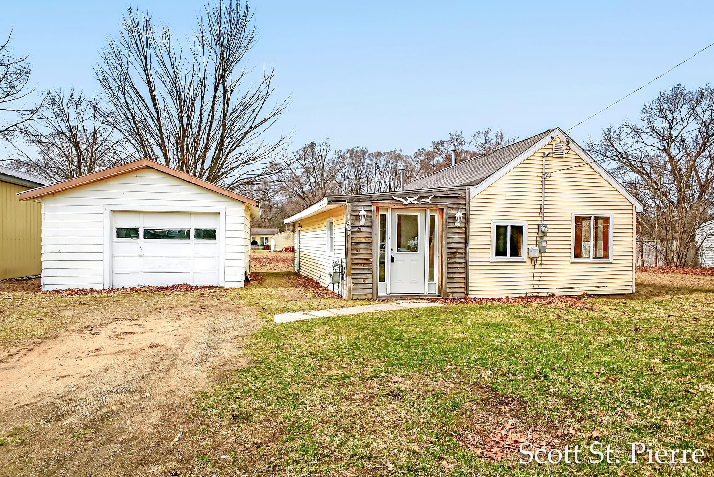 1497 Riblet Street Muskegon, MI 49445 - Photo 1 of 38 35_1497 riblet-37