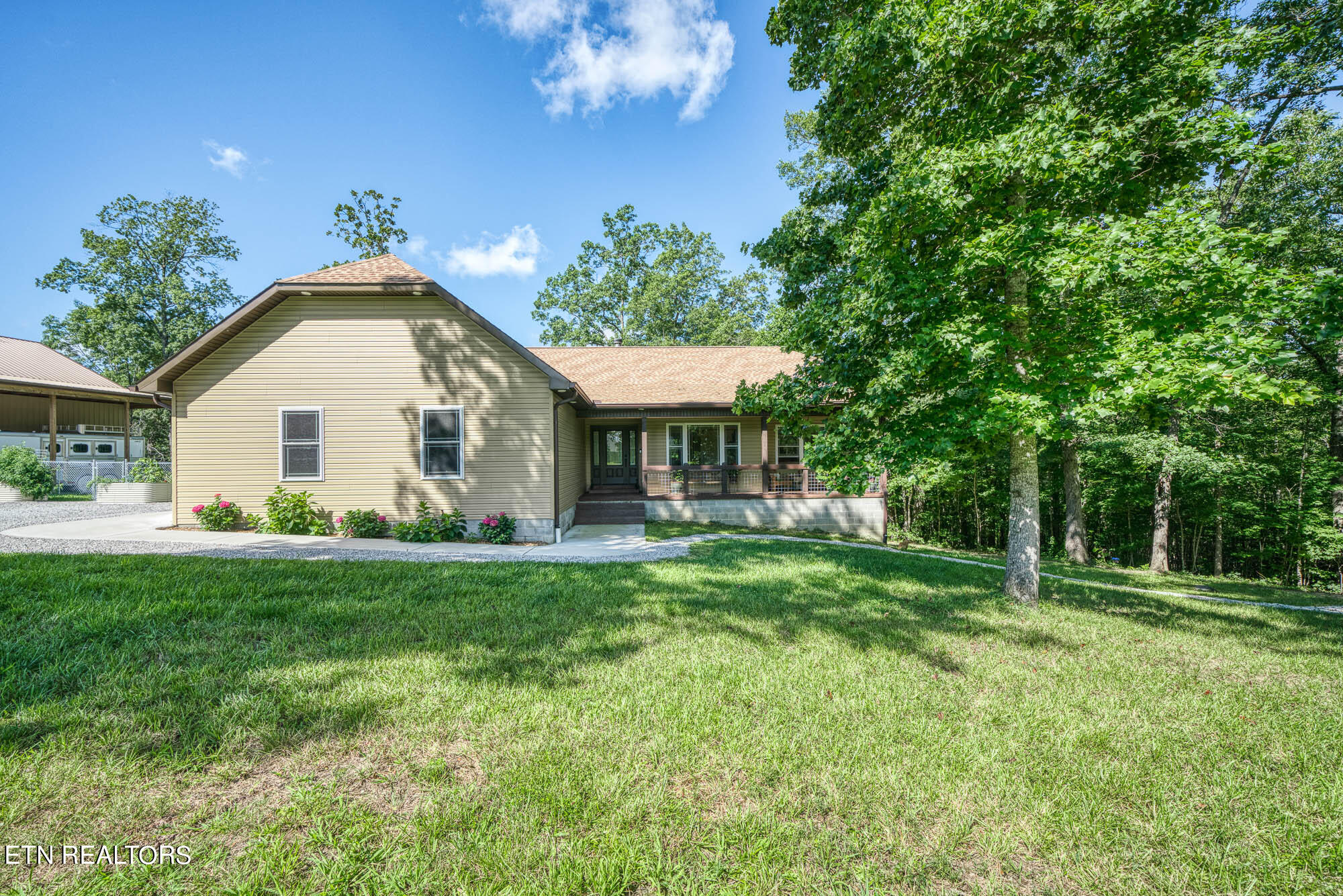 644 Bluebird Ridge Road, Jamestown, TN 38556 Compass