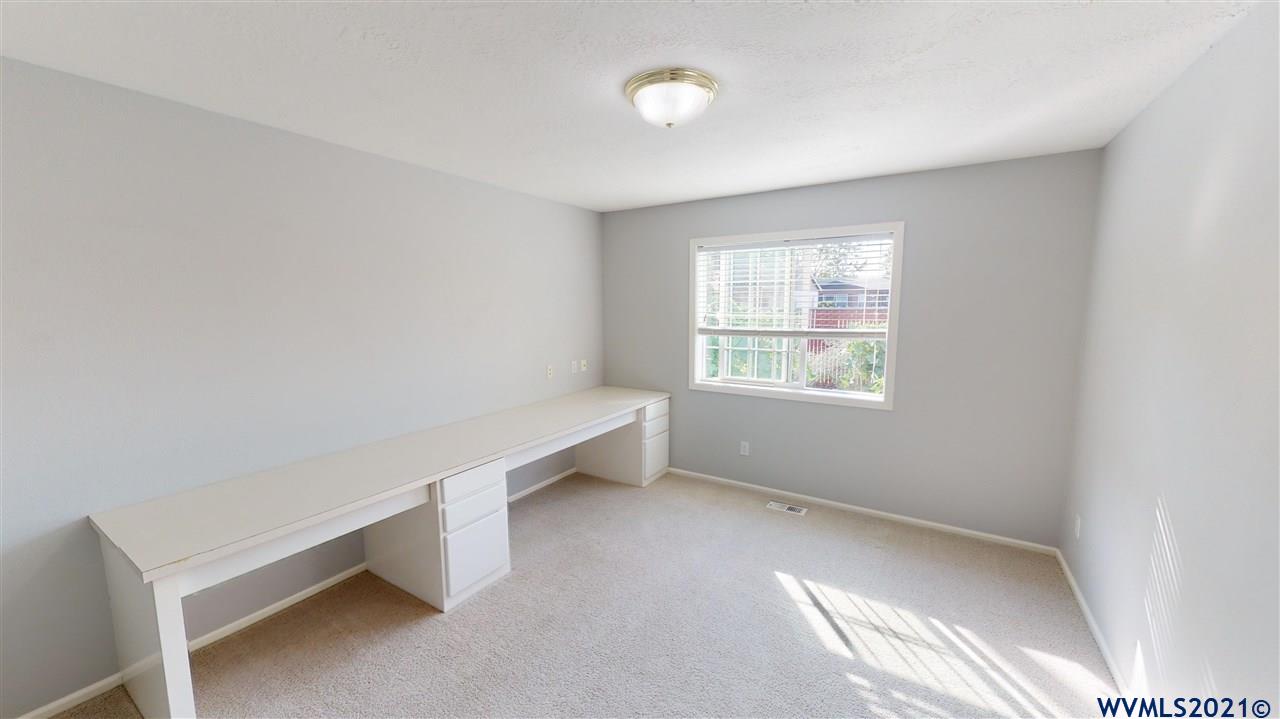 2045 Chase Loop Southwest Albany, OR 97321 - Photo 22 of 35 Gallery Image 22