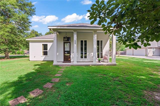 600 Colbert Street Mandeville, LA 70448 - Photo 1 of 43