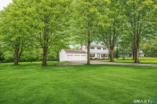 $700,000 | 408 Hut Hill Road, Bridgewater, CT 06752