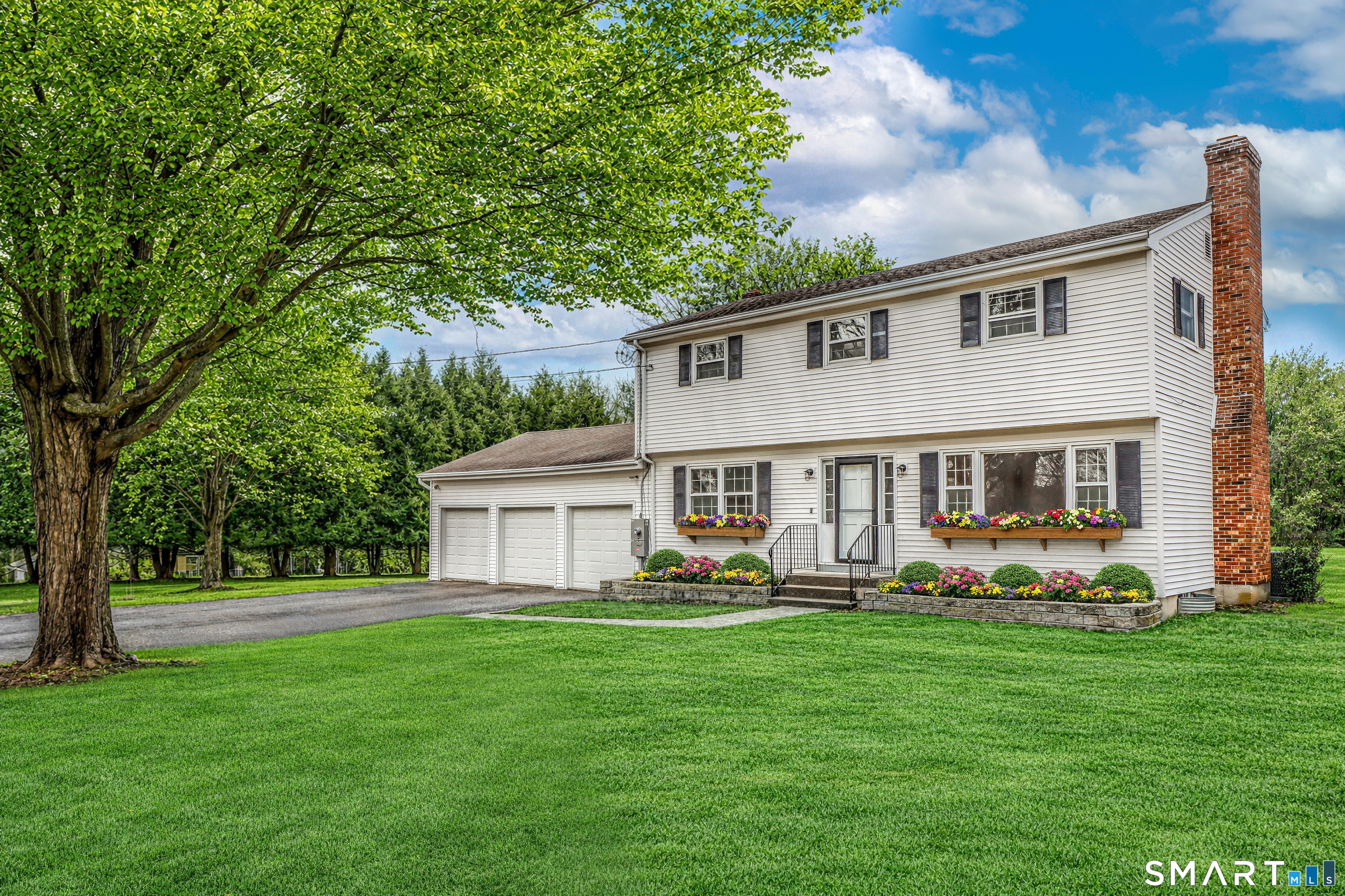 408 Hut Hill Road Bridgewater, CT 06752 - Photo 2 of 33