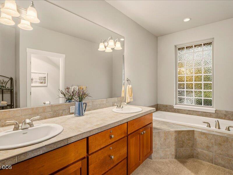 11110 Village Loop Redmond, OR 97756 - Photo 23 of 58