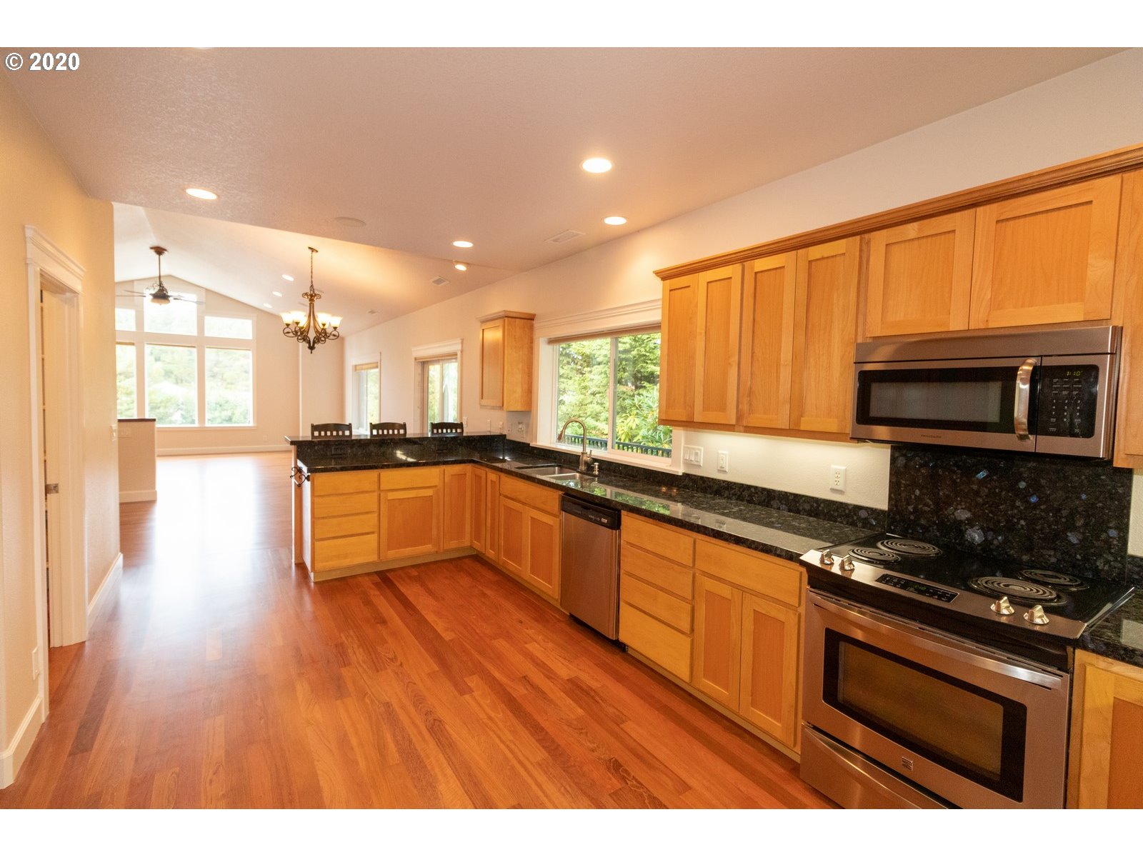 90 Sailors Ravine Court Florence, OR 97439 - Photo 12 of 32 Kitchen