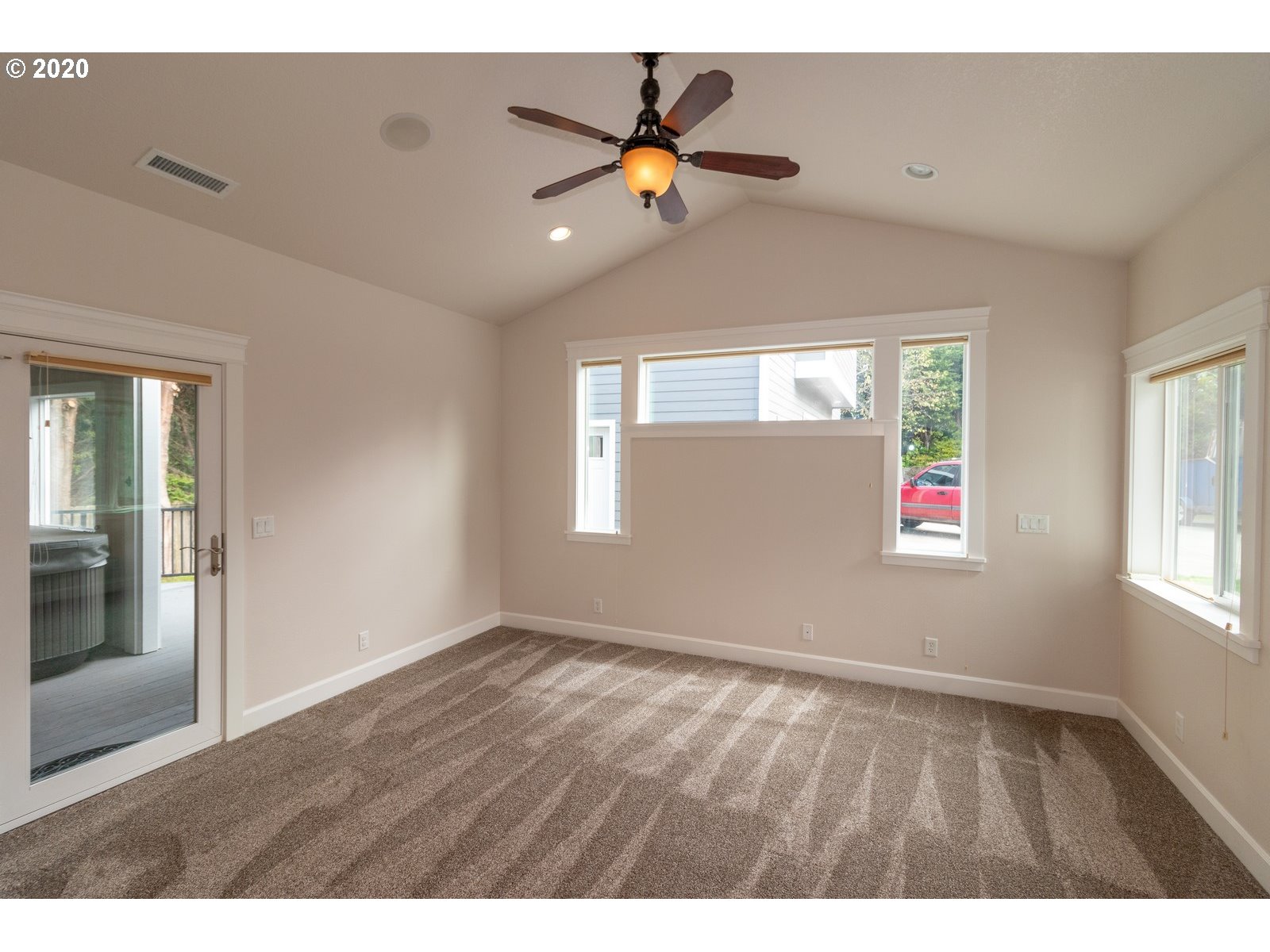 90 Sailors Ravine Court Florence, OR 97439 - Photo 15 of 32 Bedroom, Primary