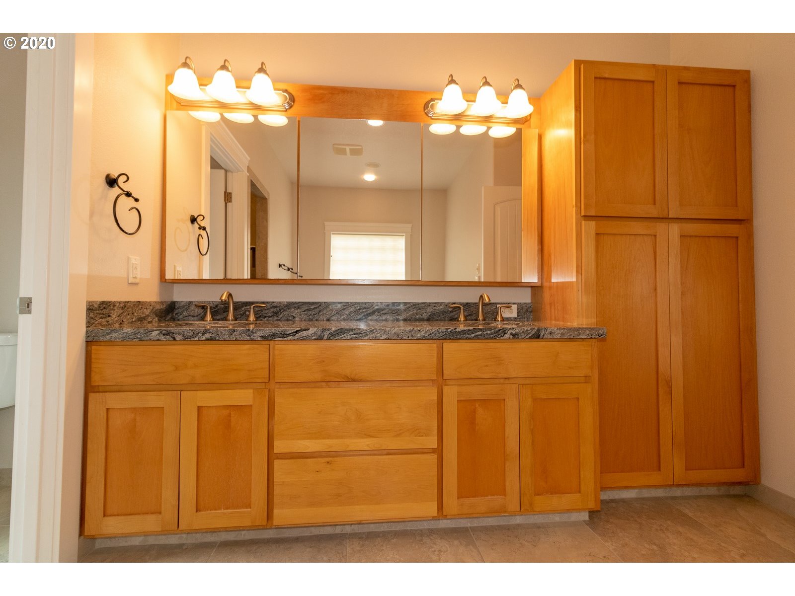 90 Sailors Ravine Court Florence, OR 97439 - Photo 17 of 32 Bathroom, Attached