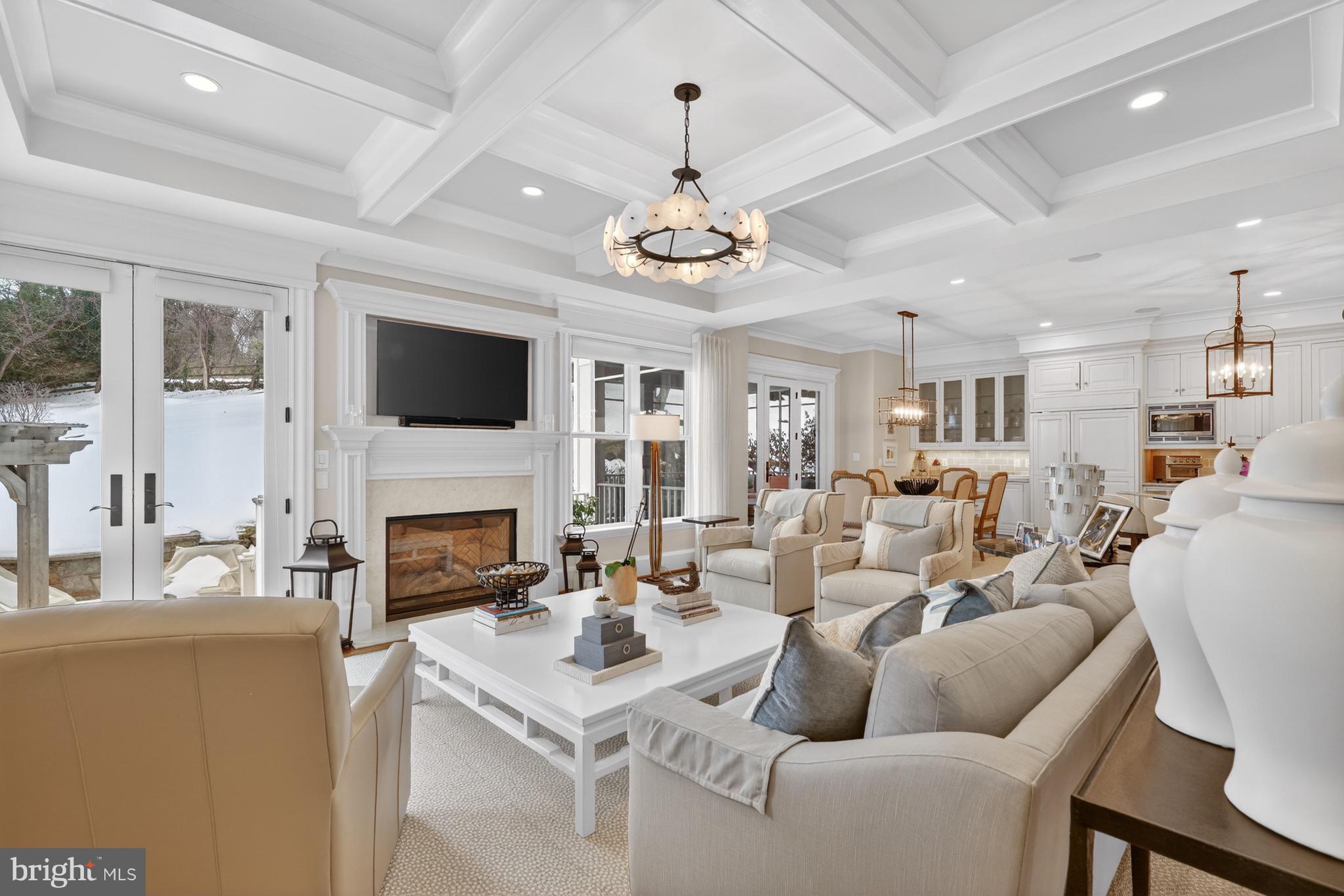 1420 Kurtz Road McLean, VA 22101 - Photo 12 of 39 Family Room