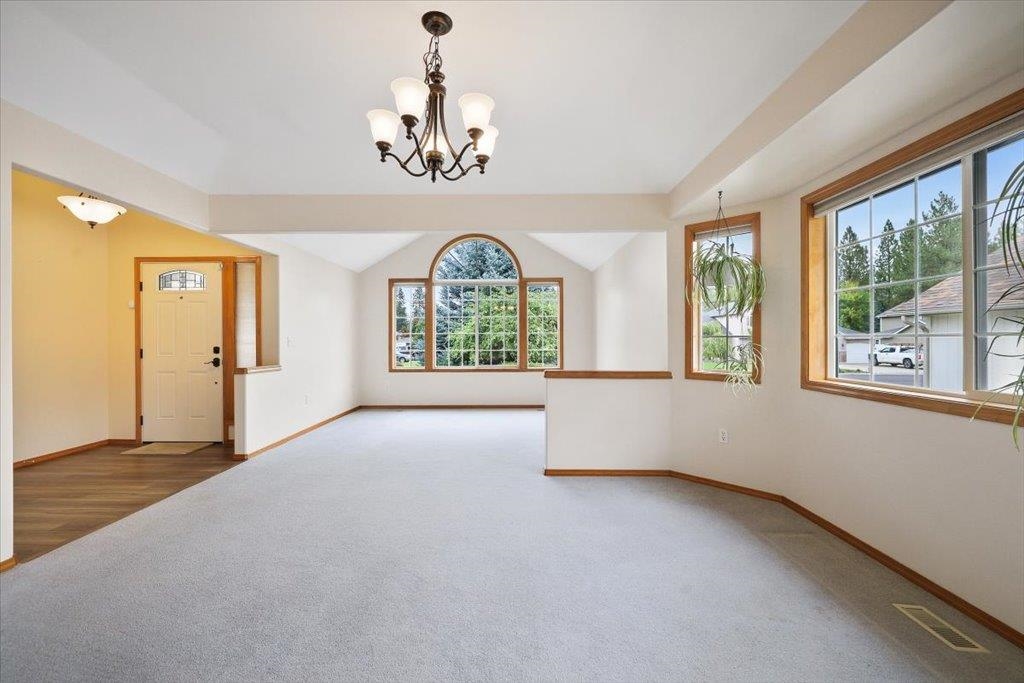 4524 East Woodglen Road Mead, WA 99021 - Photo 9 of 48 Gallery Image 9