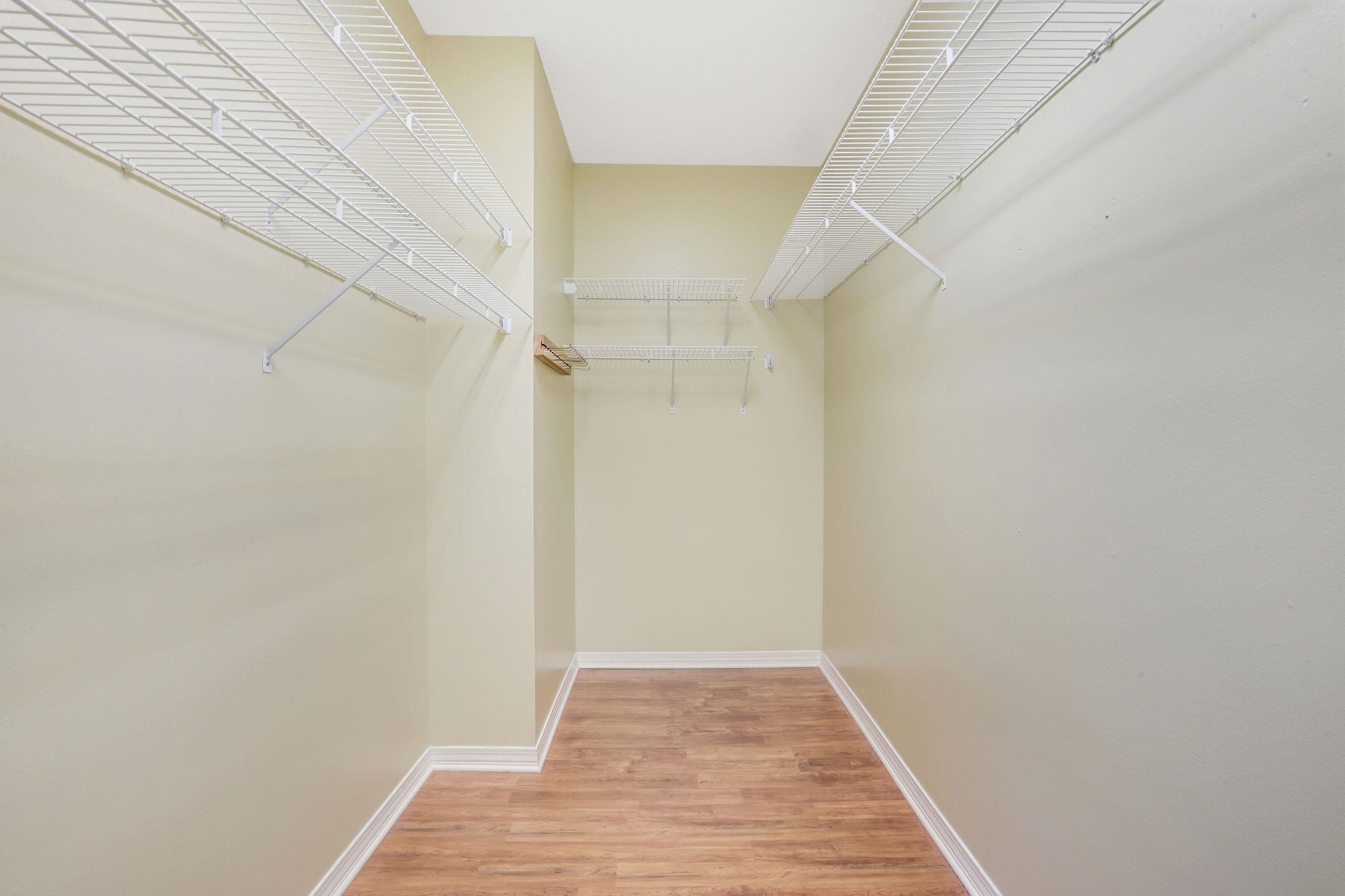 7239 Franklin Road Foley, AL 36535 - Photo 12 of 28 Master Walkin Closet
