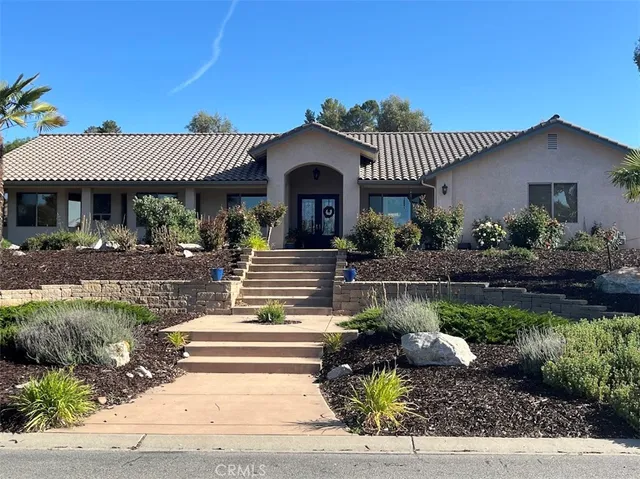 $1,295,000 | 170 Nutwood Circle, Paso Robles, CA 93446