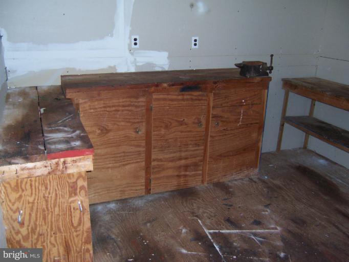10653 Gordon Road Spotsylvania, VA 22553 - Photo 11 of 12 Sjhed or workshop