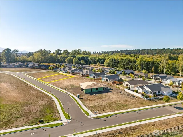 a view of a tennis court