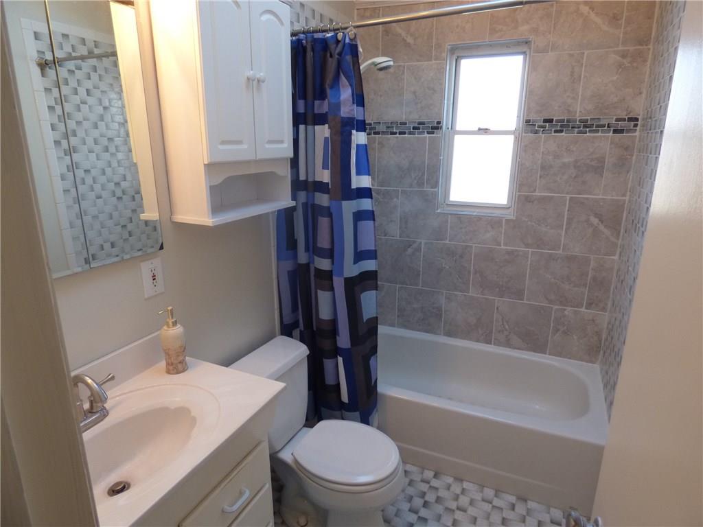 524 Scene Ridge Road Liberty, PA 15133 - Photo 11 of 23 Full bath... wow!