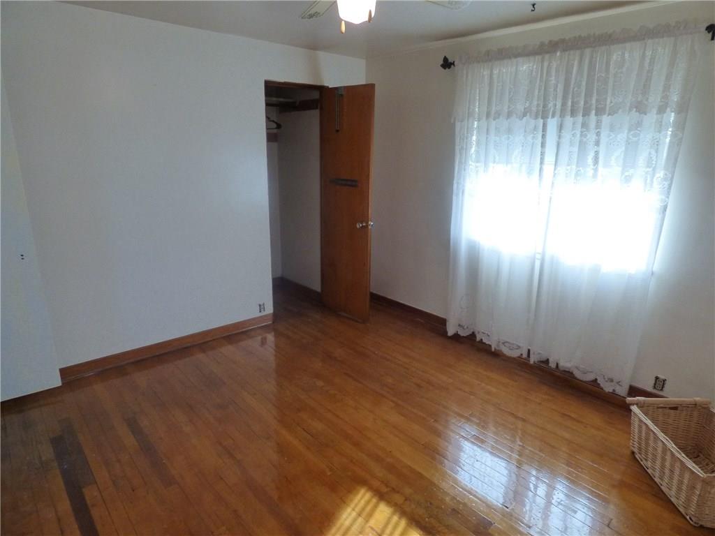524 Scene Ridge Road Liberty, PA 15133 - Photo 12 of 23 Bedroom 1 alternate view