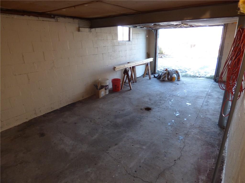 524 Scene Ridge Road Liberty, PA 15133 - Photo 17 of 23 Large one car garage