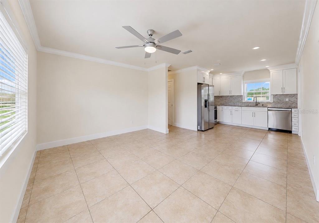 404 12th Street Southwest Ruskin, FL 33570 - Photo 11 of 49