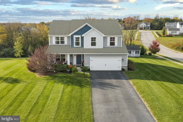 $489,900 | 248 Jessica Drive, New Oxford, PA 17350